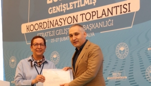 Müdür Öztürk'e teşekkür ve başarı belgesi