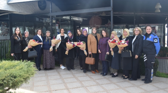 Polis eşleri derneği, şehit polis yakınlarına yemek 