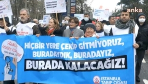 Sağlık çalışanları Kadıköy'de eylem düzenledi.