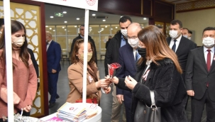 Vali ve eşi zehra karadeniz, kadınlar günü kutlamasına katıldı