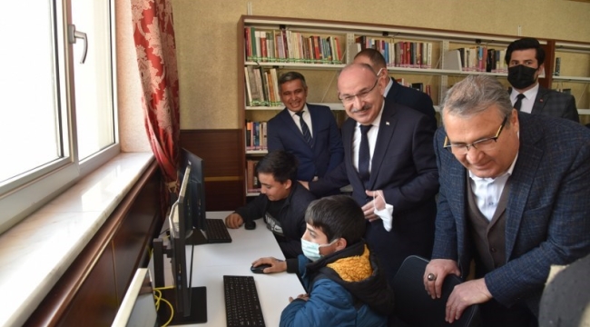 Yunusemre halk kütüphanesi açıldı.