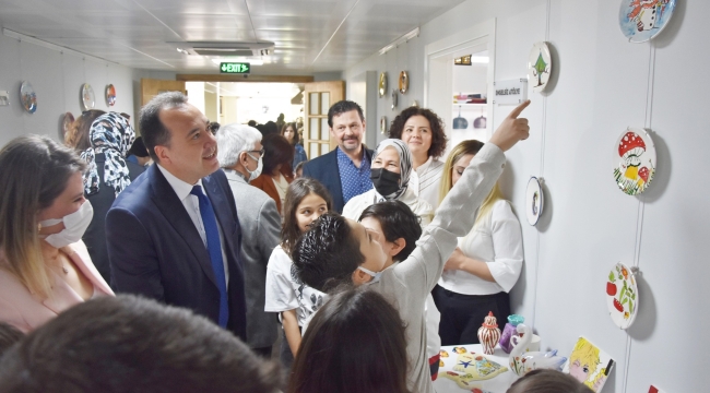 100 eserin yer aldığı Katre-i Aşk sergi açıldı