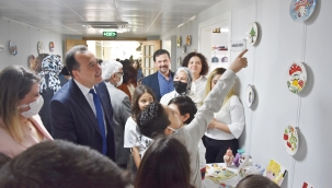 100 eserin yer aldığı Katre-i Aşk sergi açıldı