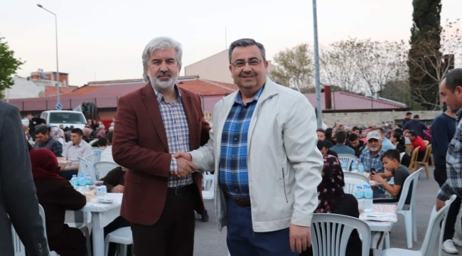 AKP Manisa il başkanı Hızlı iftarda