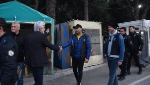 AKP Manisa il başkanı Hızlı polisleri ziyaret etti