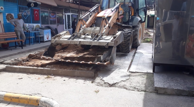 Alaşehir'de belediye mahallelerin eksiklerin tamamlıyor