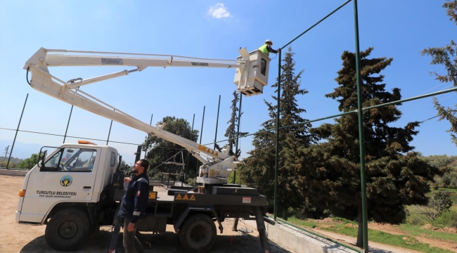 Belediye Turgutlu'ya yeni spor sahaları yapıyor