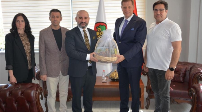 Borsa başkanı Manisa barosunda