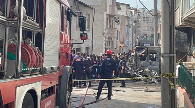 Bursa'da evlerin arasına düşen eğitim uçağında 2 kişi öldü