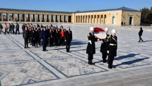 CHP'li Gürtunca ve Arcak'ın 23 kutlama mesajı