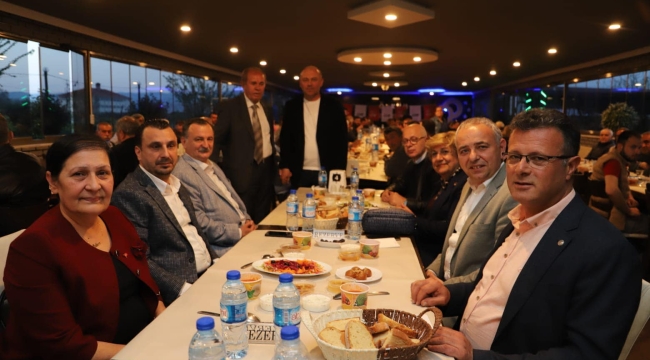 CHP'li siyasetçiler iftarda bir araya geldi
