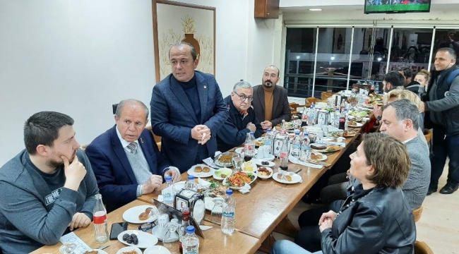 CHP'li yöneticiler iftarda basın mensuplarıyla bir araya geldi