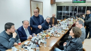 CHP'li yöneticiler iftarda basın mensuplarıyla bir araya geldi