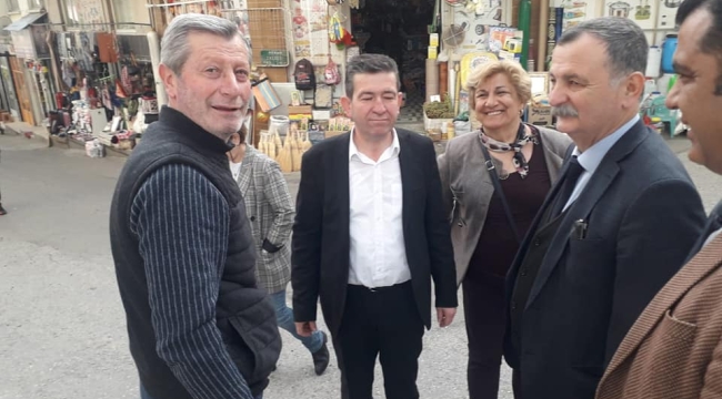 CHP'liler Demirci'de esnafları ziyaret etti