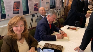 GP kurucu yazar üyeleri topluca kitaplarını imzaladı