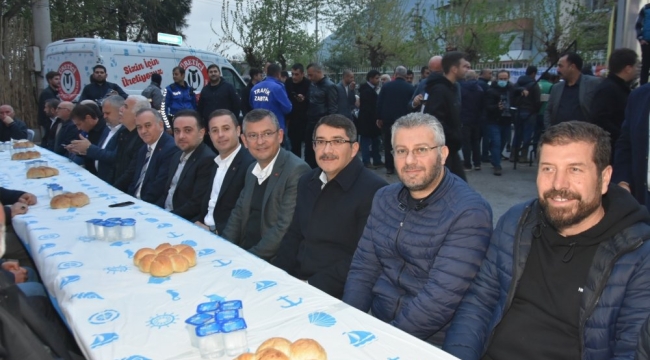 İftara siyasetçiler damga vurdu