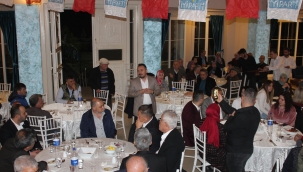 İyi partili başkanlar iftarda Demirci'de buluştu