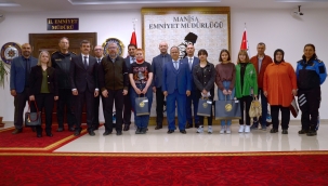 "Kahraman polisim' resim yarışmasını kazananlar ödüllerini aldı