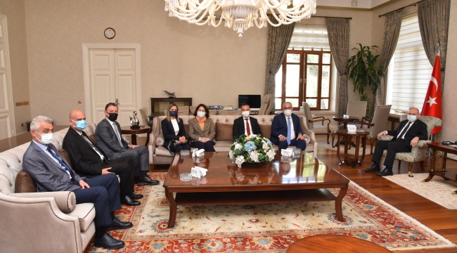 Kızılay'ın yeni yönetimi vali Karadeniz'i ziyaret etti