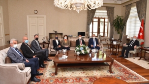 Kızılay'ın yeni yönetimi vali Karadeniz'i ziyaret etti