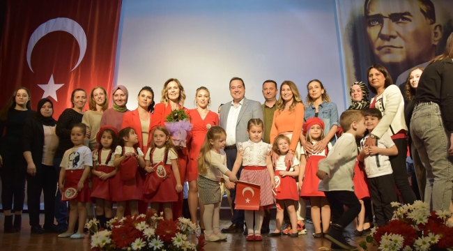 Miniklerin coşku dolu 23 nisan gösterisi