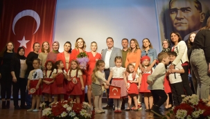 Miniklerin coşku dolu 23 nisan gösterisi