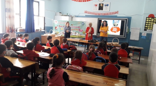 Öğrencilere "böcekleri seviyorum, doğayı koruyorum''eğitimi