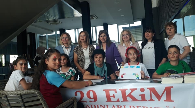 Öğrencilere nutuk kitabı hediye edildi