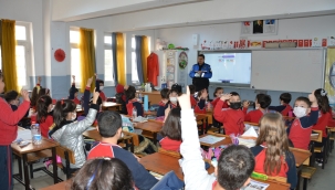 Öğrencilere polislik mesleği tanıtımı eğitimi