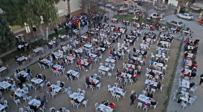 Onlarca vatandaş iftarını açtı.