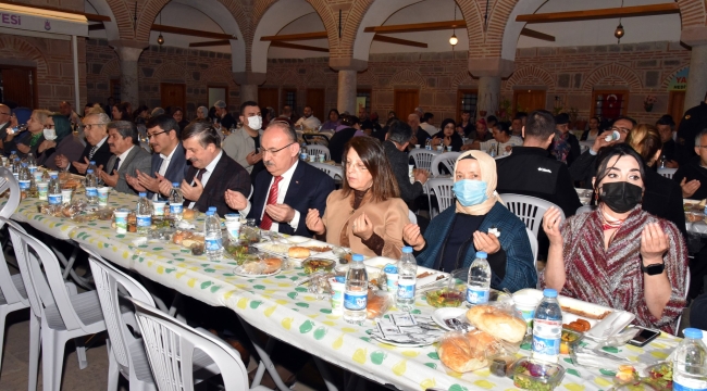 Roman vatandaşlarla iftar