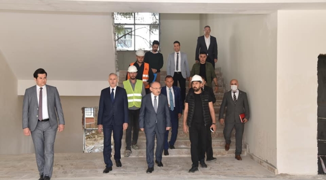 Vali Karadeniz, yapımı süren okul gezdi
