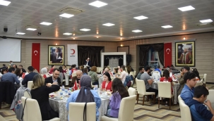 Vali Karadeniz yetimler haftası iftarına katıldı