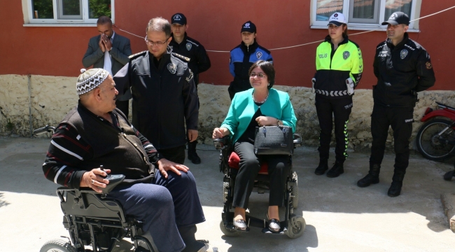 Yürüyemeyen Kıbrıs gazisine akülü araç 