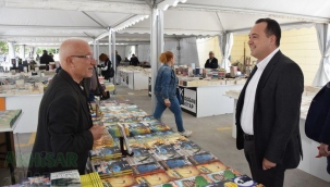 Akhisar kitapseverler fuarda buluştu