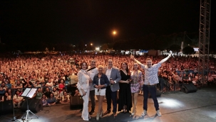 Akhisarlılar müzikle coştu