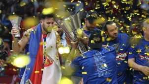 Anadolu Efes, üst üste ikinci kez şampiyon oldu