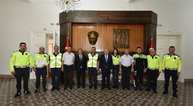 Başarı belgelerini aldılar