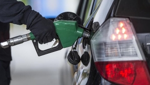 Benzinin litresi 25 lirayı aştı