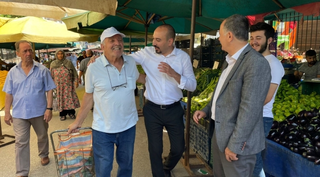 CHP'liler pazarcı esnafı dinledi