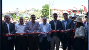 Demirci'de içinde muhtarlığında bulunduğu salon açıldı