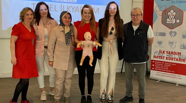 Eczacılara ilk yardım semineri