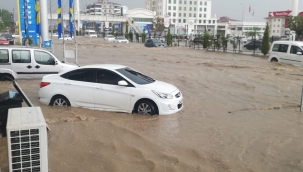 Elazığ'ı yağmur ve dolu vurdu