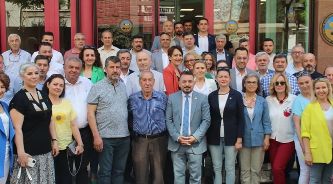 İYİ parti Akhisar ziyaretlerine hızlı başladı