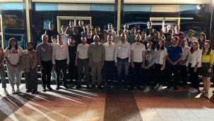 Manisa'lı İyi partili gençler Ankara'ya uğurlandı