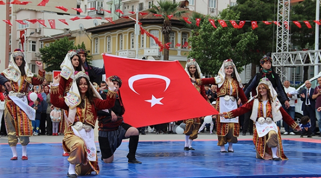 Manisa'da coşkulu kutlama