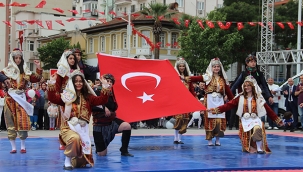 Manisa'da coşkulu kutlama