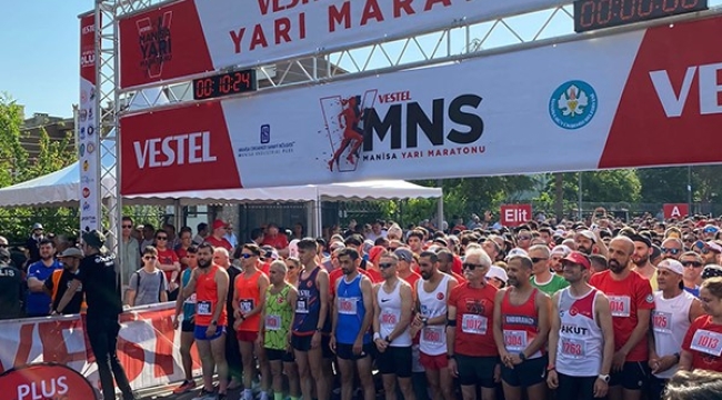 Maratonu kazananlar ödüllerini aldı