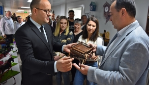 Öyle bir geçer zaman ki sergisi büyük ilgi gördü