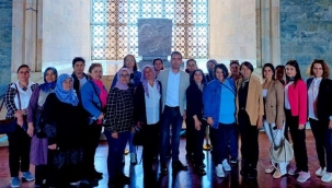 Sarıgöllü çiftçi kadınlar Anıtkabir'de